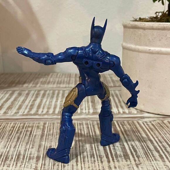 Batman Beyond Deluxe Freestyle Skate Batman Loose Action Figure Hasbro - Picture 2 of 2